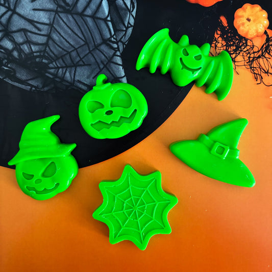 Haunted Woods Spooky Shape (One supplied)